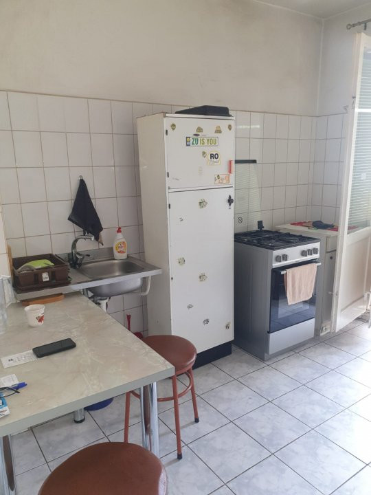 Apartament 3 camere, DRISTOR-KAUFLAND MIHAI BRAVU, 1981, 2 balcoane, 65 mp 