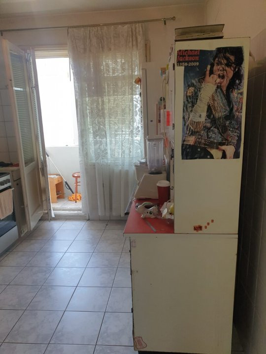 Apartament 3 camere, DRISTOR-KAUFLAND MIHAI BRAVU, 1981, 2 balcoane, 65 mp 