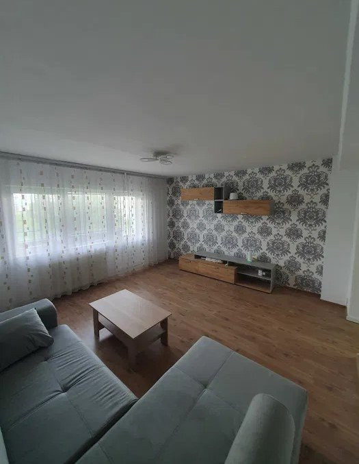 Apartament 3 camere,TINERUTULUI, 2 bai, decomandat, 86 mp 