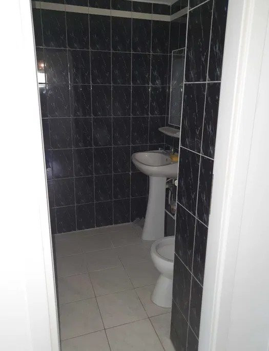 Apartament 3 camere,TINERUTULUI, 2 bai, decomandat, 86 mp 