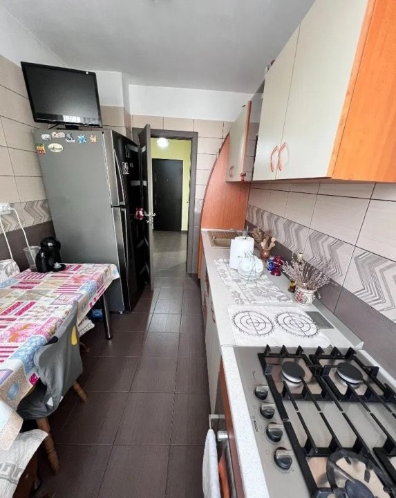 Apartament 2 camere, VITAN, bloc de 10 etaje, decomandat 
