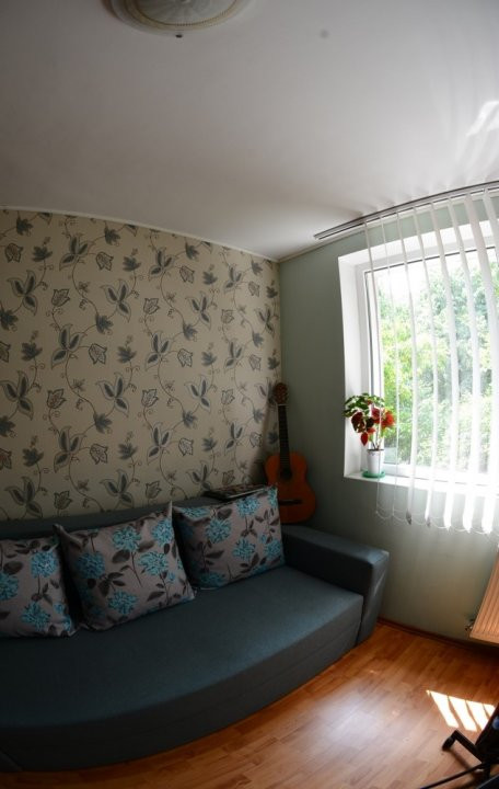 Apartament 4 camere,TITAN, suprafata 80 mp, balcon si boxa, etaj 2/4