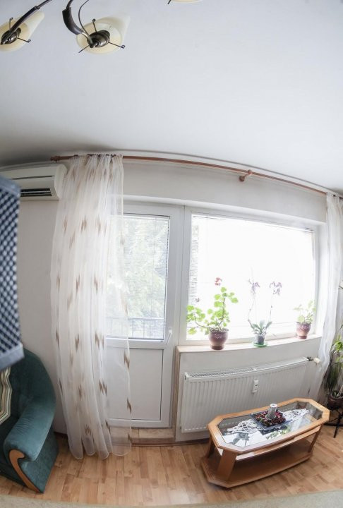 Apartament 4 camere,TITAN, suprafata 80 mp, balcon si boxa, etaj 2/4