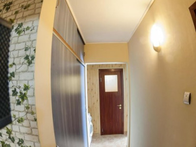 Apartament 4 camere,TITAN, suprafata 80 mp, balcon si boxa, etaj 2/4