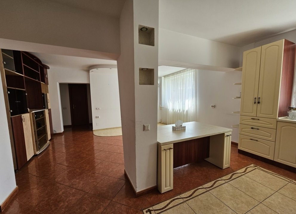 Apartament 3 camere,DOROBANTI, etaj 2/8, decomandat, 79 mp
