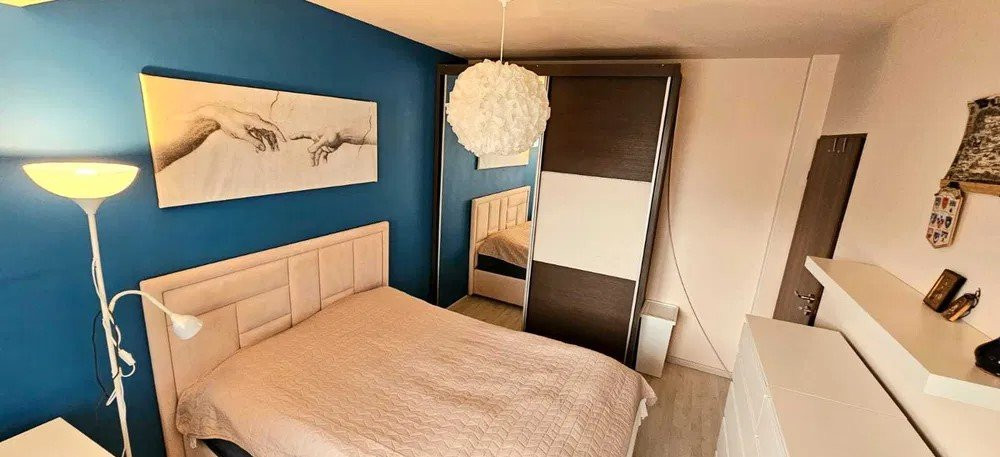 Apartament 3 camere,TITAN-TRAPEZULUI, an constructie 2013, decomandat