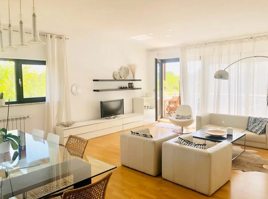 Apartament 4 camere,BANEASA, an construcie 2008, terasa, centrala proprie, 145mp