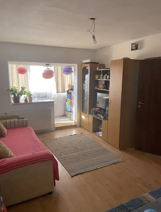 Apartament 4 camere, ARCUL DE TRIUMF, an 1985., 81 mp 