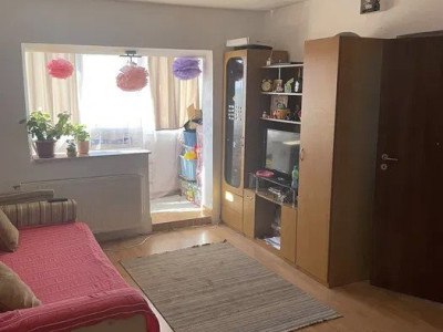 Apartament 4 camere, ARCUL DE TRIUMF, an 1985., 81 mp 