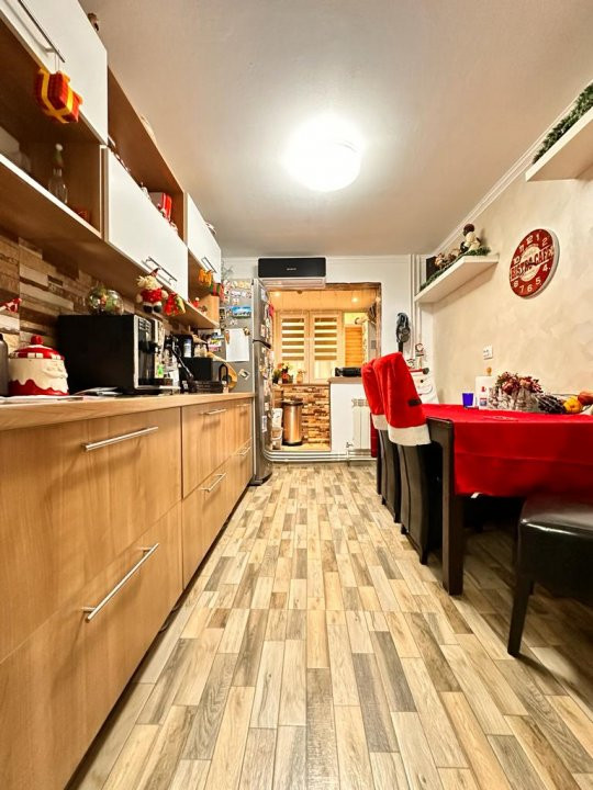 Vanzare apartament 4 camere + loc de parcare si boxa , Stefan cel Mare