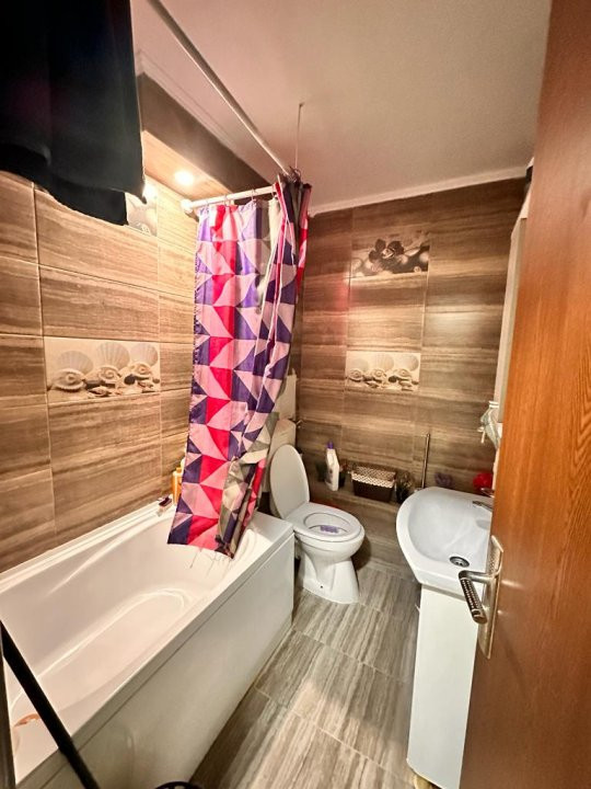 Vanzare apartament 4 camere + loc de parcare si boxa , Stefan cel Mare