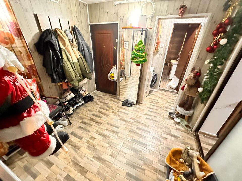 Vanzare apartament 4 camere + loc de parcare si boxa , Stefan cel Mare