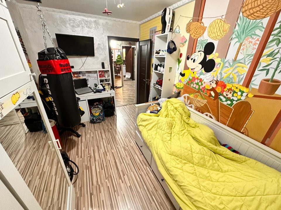 Vanzare apartament 4 camere + loc de parcare si boxa , Stefan cel Mare