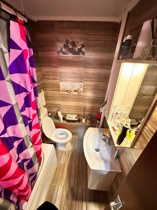 Vanzare apartament 4 camere + loc de parcare si boxa , Stefan cel Mare