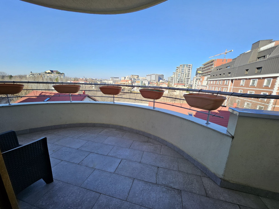 Apartament 3 camere, HERASTRAU - Cartierul Francez, 3 bai, 2 balcoane , 175 mp