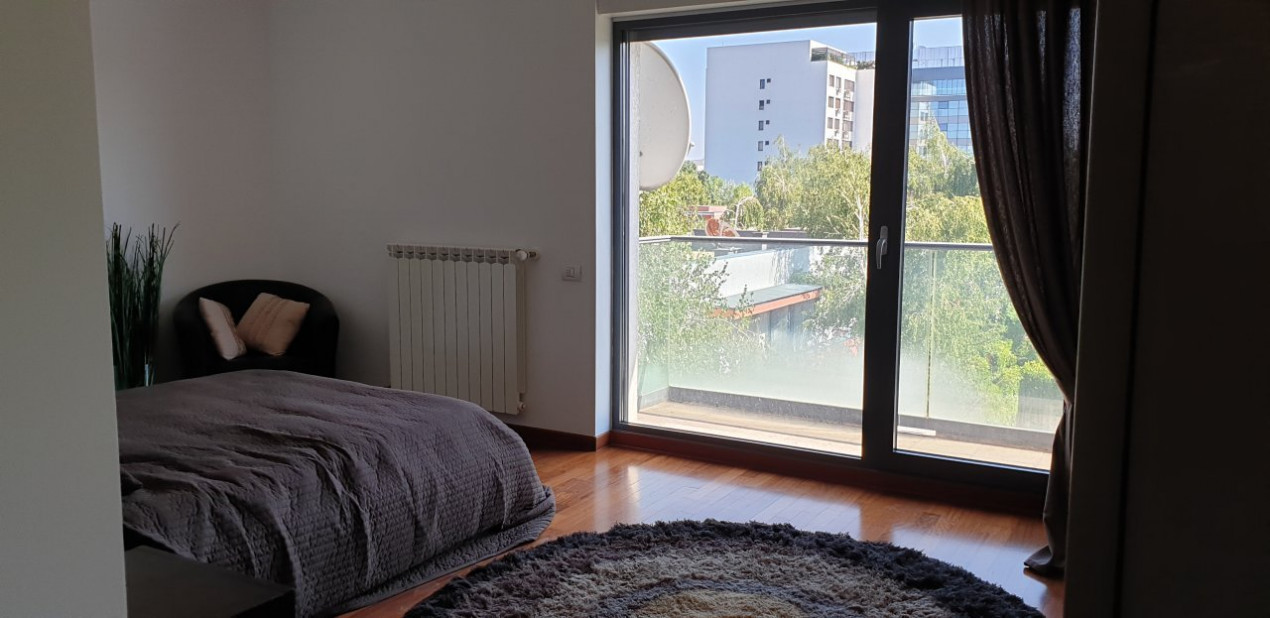 Apartament 3 camere, HERASTRAU, complex rezidential, 2007, 130 mp.