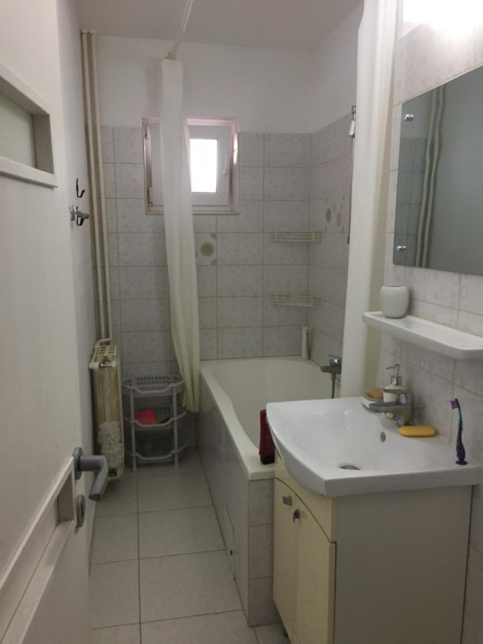 Apartament 3 camere, NERVA TRAIAN, an 1996, etaj 2/7, decomandat, 73 mp