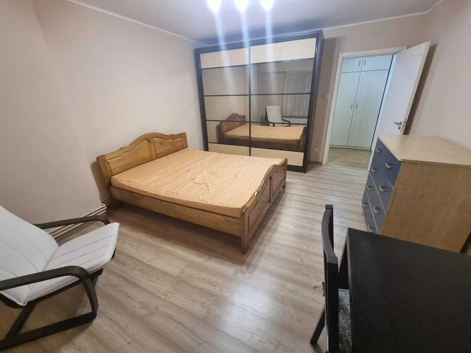 Apartament 2 camere, Calea Calarasilor, bloc construit dupa cutremul din 1977