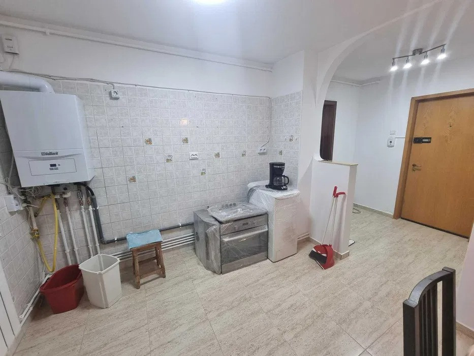 Apartament 2 camere, Calea Calarasilor, bloc construit dupa cutremul din 1977