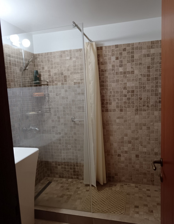 Apartament 3 camere, Chisinau, an 1984, balcon, decomandat