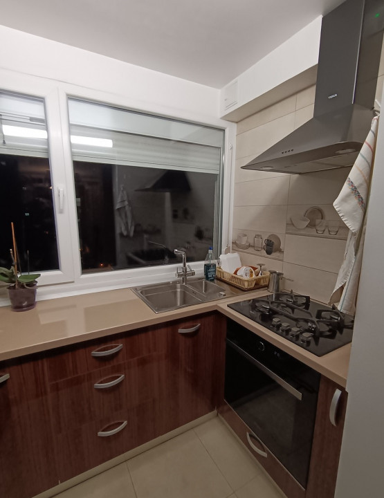 Apartament 3 camere, Chisinau, an 1984, balcon, decomandat