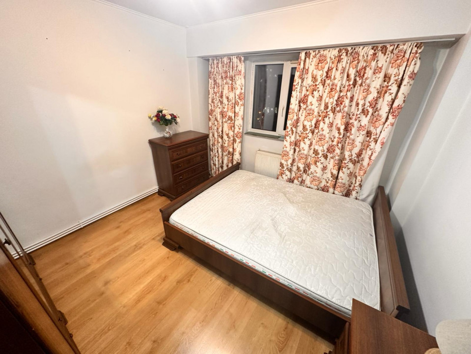Apartament 2 camere, Bd. 1 Decembrie 1918, centrala proprie, etaj 5/8 , an 1985