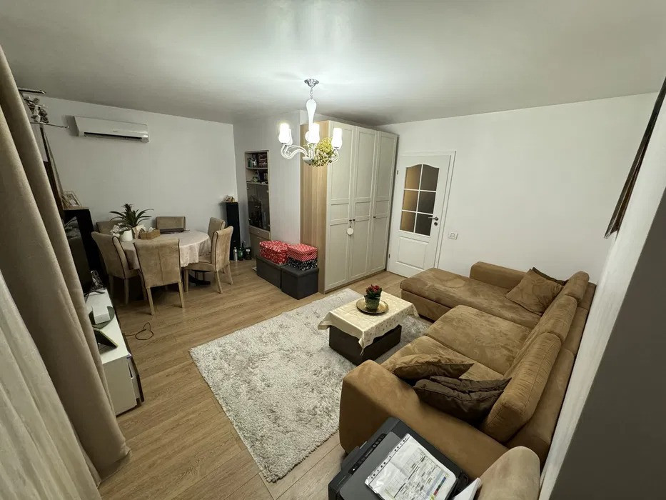 Apartament 2 camere, TITAN, decomandat, etaj 1/10, renovat in anul 2019