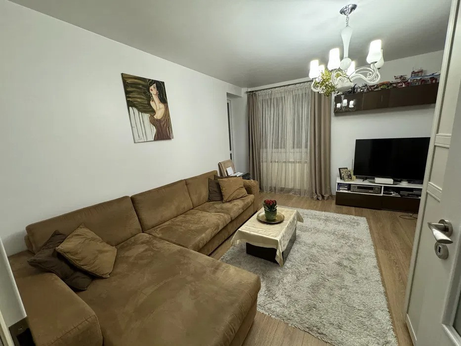 Apartament 2 camere, TITAN, decomandat, etaj 1/10, renovat in anul 2019