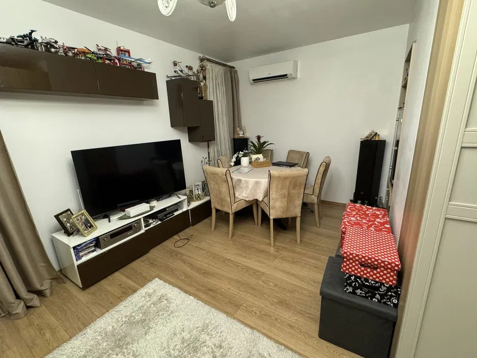 Apartament 2 camere, TITAN, decomandat, etaj 1/10, renovat in anul 2019