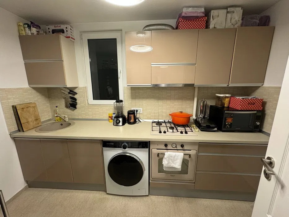 Apartament 2 camere, TITAN, decomandat, etaj 1/10, renovat in anul 2019