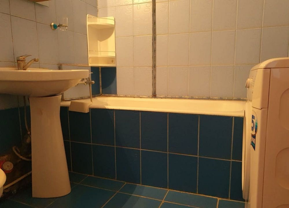 Apartament 3 camere, 1 DECEMBRIE 1918, anvelopat, bloc curat,an constructie 1986