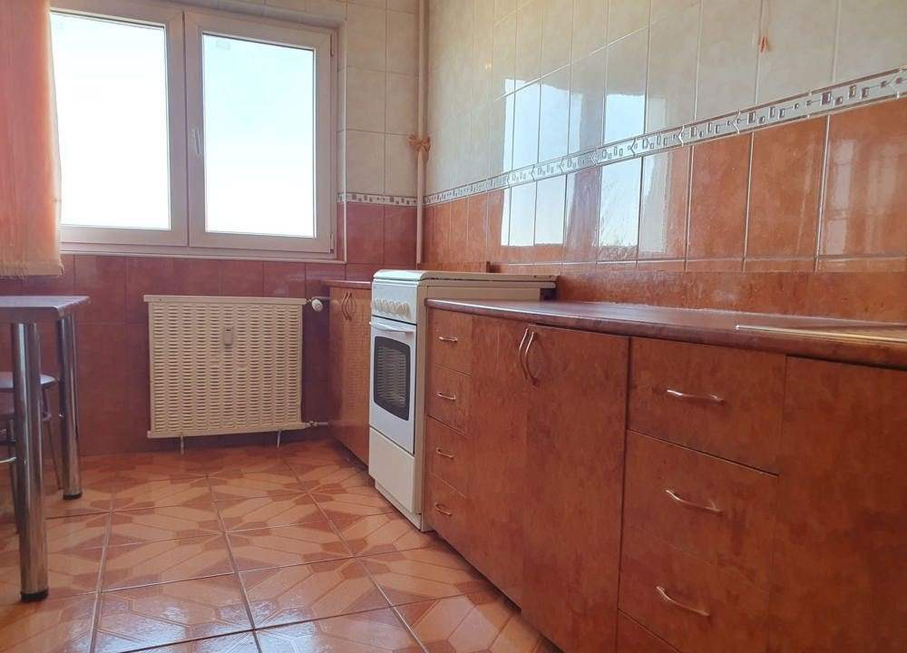 Apartament 3 camere, 1 DECEMBRIE 1918, anvelopat, bloc curat,an constructie 1986