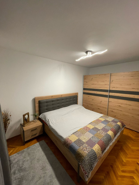 Vanzare apartament 3 camere, Titan