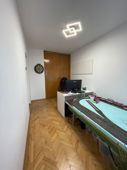 Vanzare apartament 3 camere, Titan