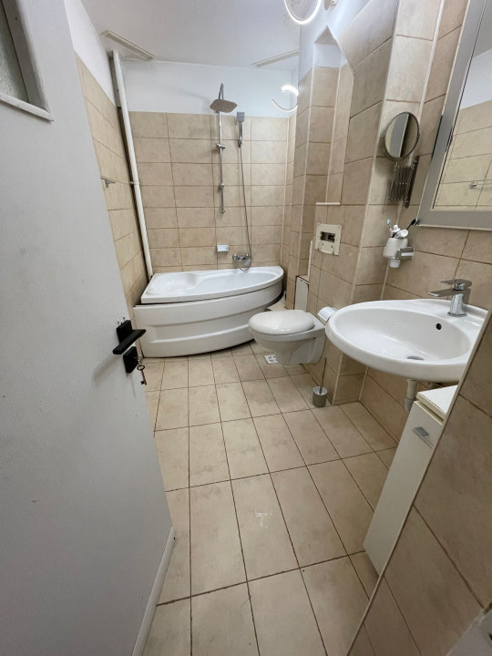 Vanzare apartament 3 camere, Titan