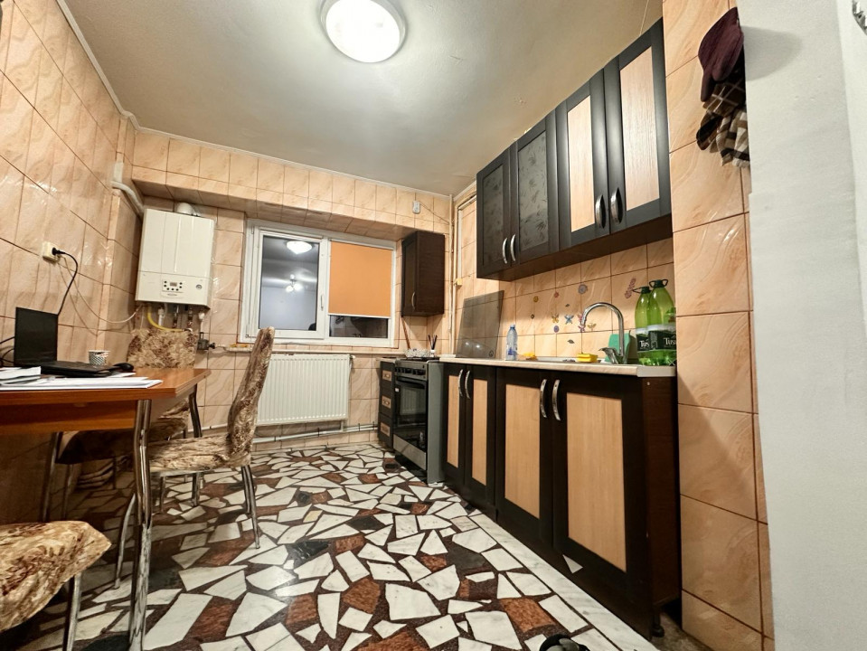 Apartament 2 camere, TITAN, centrala proprie, etaj 5/8 , an 1985