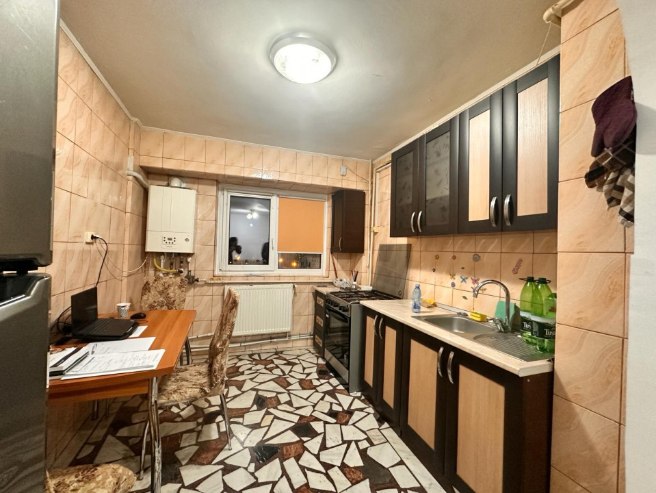 Apartament 2 camere, TITAN, centrala proprie, etaj 5/8 , an 1985