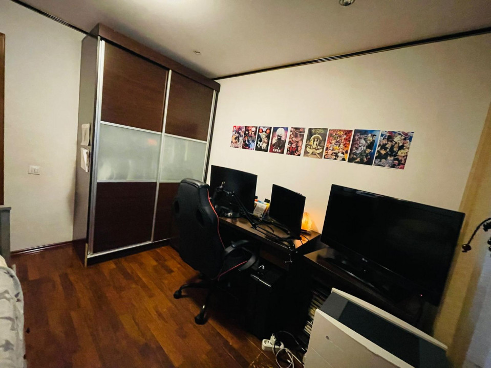 Vanzare apartament de 4 camere, centrala proprie + loc parcare, Mall Vitan