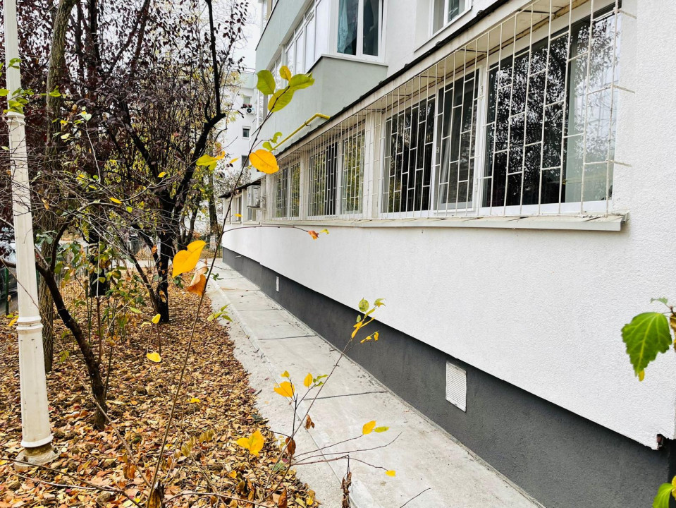 Vanzare apartament de 3 camere, centrala proprie + loc parcare, Mall Vitan