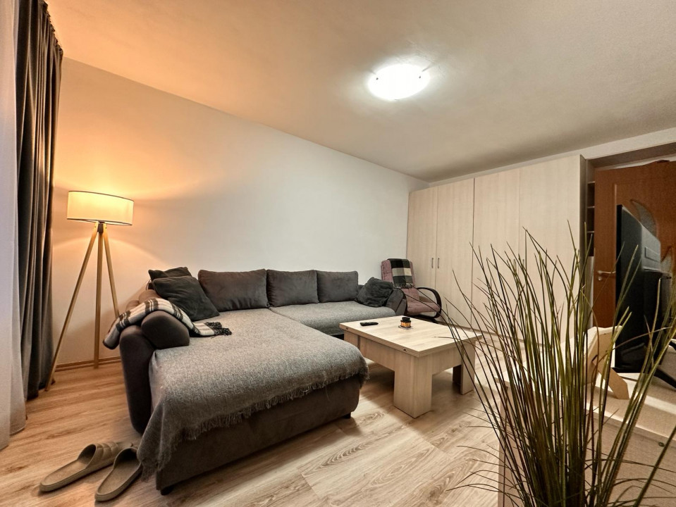 Apartament 3 camere, Titan