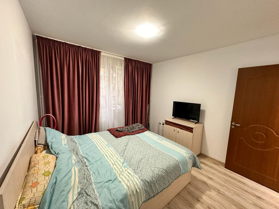 Apartament 3 camere, Titan