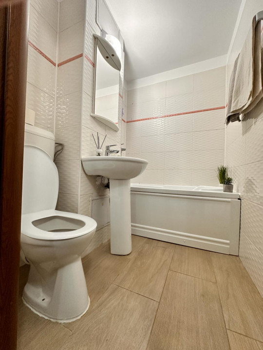 Apartament 3 camere, Titan