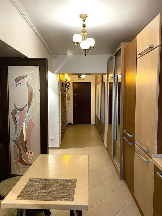 Apartament 3 camere, Piata Domenii, an 2009 , etaj 5/10