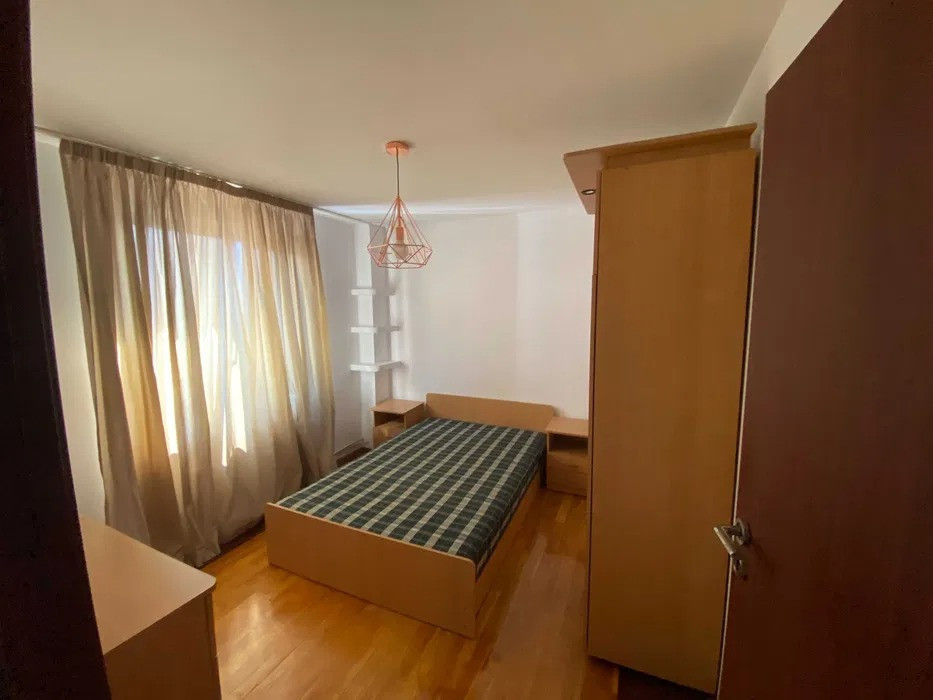 Apartament 3 camere,DRISTOR, bloc reabilitat, loc de parcare inclus, an 1984