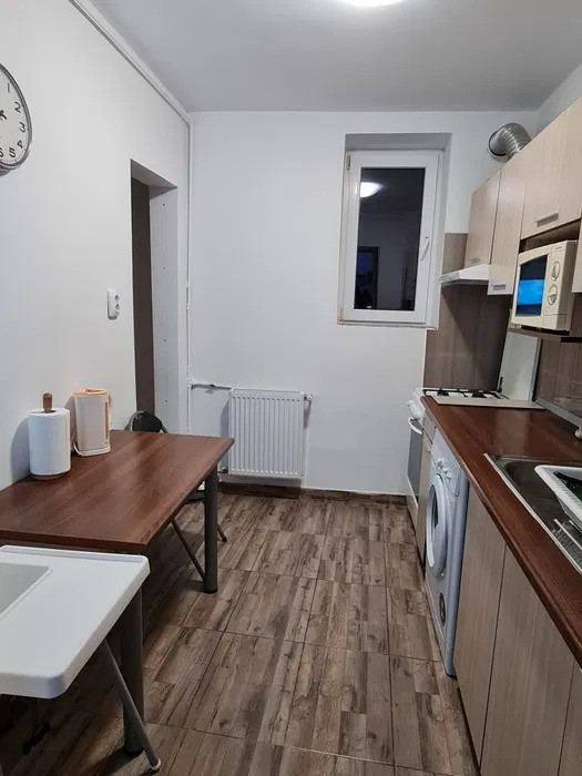 Apartament 3 camere,DRISTOR, bloc reabilitat in anul 2012,renovat in 2018,balcon