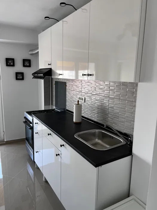 Apartament 3 camere,Bd. DECEBAL, 2 balcoane, 78 mp