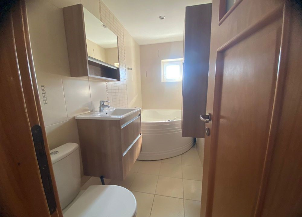 Apartament 4 camere,NERVA TRAIAN, reabilitat termic,89 mp,complet mobilat,utilat