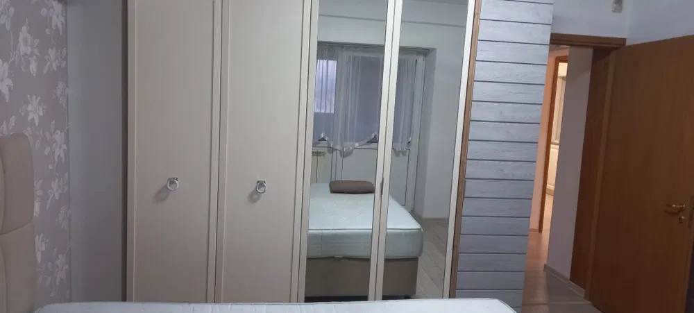 Apartament 3 camere,BUREBISTA, etaj 7/8, centrala proprie, 81 mp