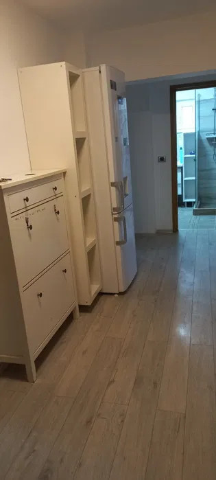 Apartament 3 camere,BUREBISTA, etaj 7/8, centrala proprie, 81 mp