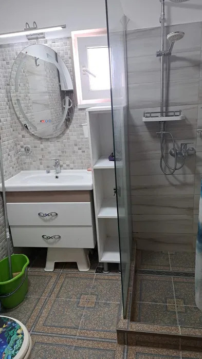 Apartament 3 camere,BUREBISTA, etaj 7/8, centrala proprie, 81 mp